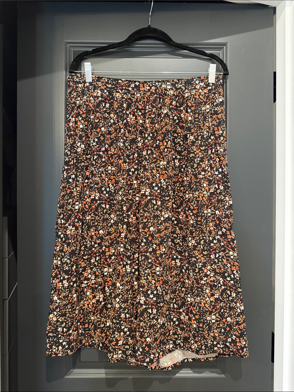Old Navy Floral A-Line Midi Skirt in Black and Orange